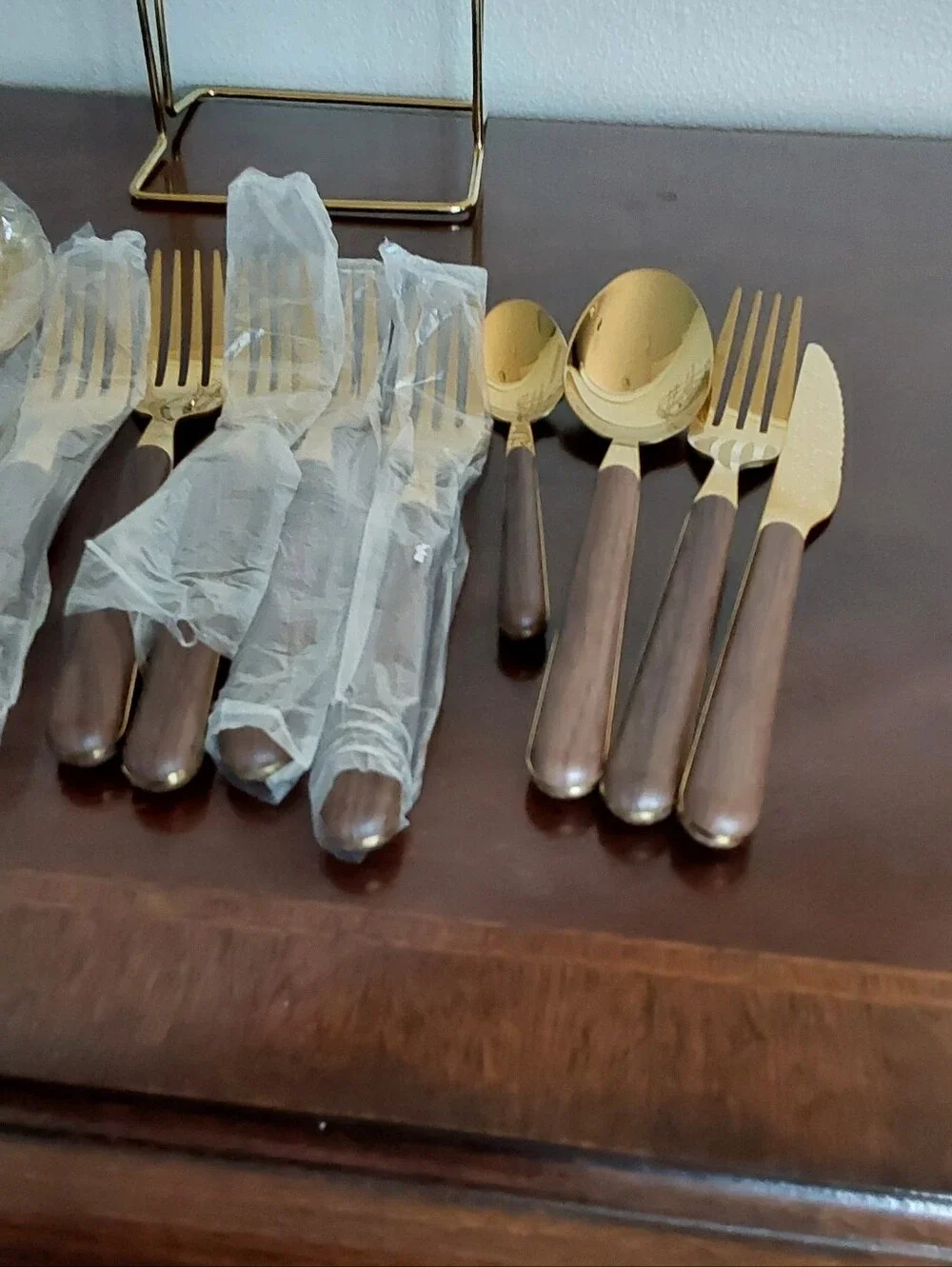 Gold and Dark Wood Flatware Set -‎ 24-Piece Home Dining Cutlery